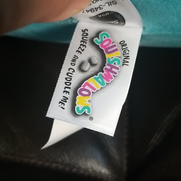 New Limited Editon Hello Kitty 20" Squishmallows - Picture 9 of 11